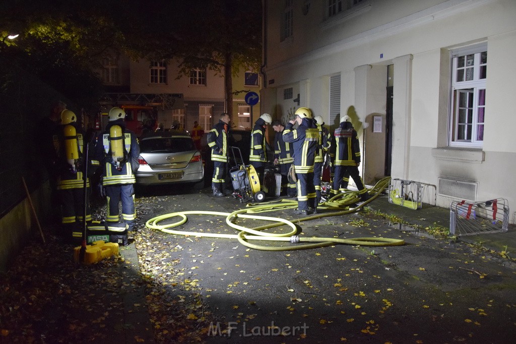 Feuer 2 Y Kellerbrand Koeln Humbold Gremberg Hachenburgerstr P431.JPG - Miklos Laubert